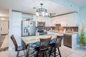 Condo, Multiple Beds, Balcony (Wharftown Retreat) | Private kitchen