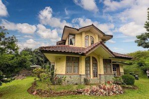 Unclassified image, 2 of 15, button - Large Villa Ciater 3BR near Sariater (Ciater)