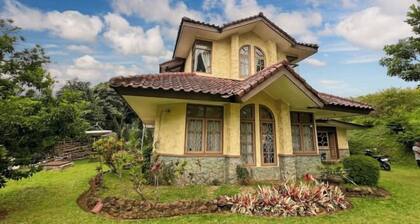 Large Villa Ciater 3BR near Sariater