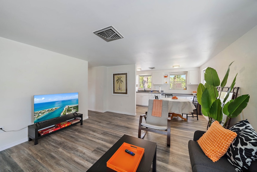 Tangerine Terrace - Beach Escape 3 Min. From Beach - Venice Beach, FL