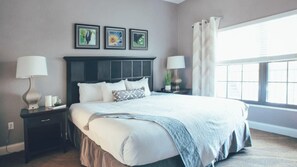 2 عدّة غرف نوم ومكواة/لوح كي وواي فاي وملاءات أسرّة