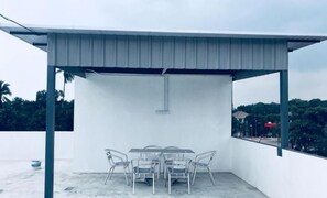 Outdoor dining - LunaStay (Shared Common Area) (Sungai Seluang)