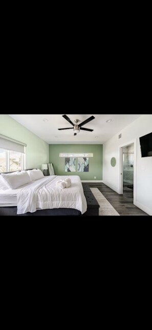 3 habitaciones, tabla de planchar con plancha, wifi y ropa de cama 