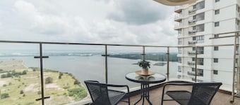 KingsBay Floral Haven 3BR 8pax Sea View