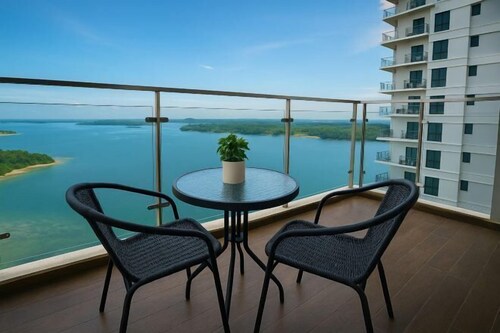 Danga Bay The Sunny Coast 3BR 8Pax