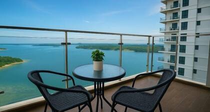 Danga Bay The Sunny Coast 3BR 8Pax