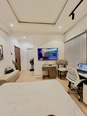 1 室のベッドルーム、WiFi、ベッドシーツ