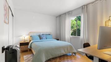 2 bedrooms, desk, free WiFi, bed sheets