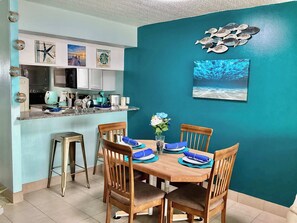 Appartement, meerdere bedden, balkon, uitzicht op oceaan (Blue Bliss Beachfront) | Dineren