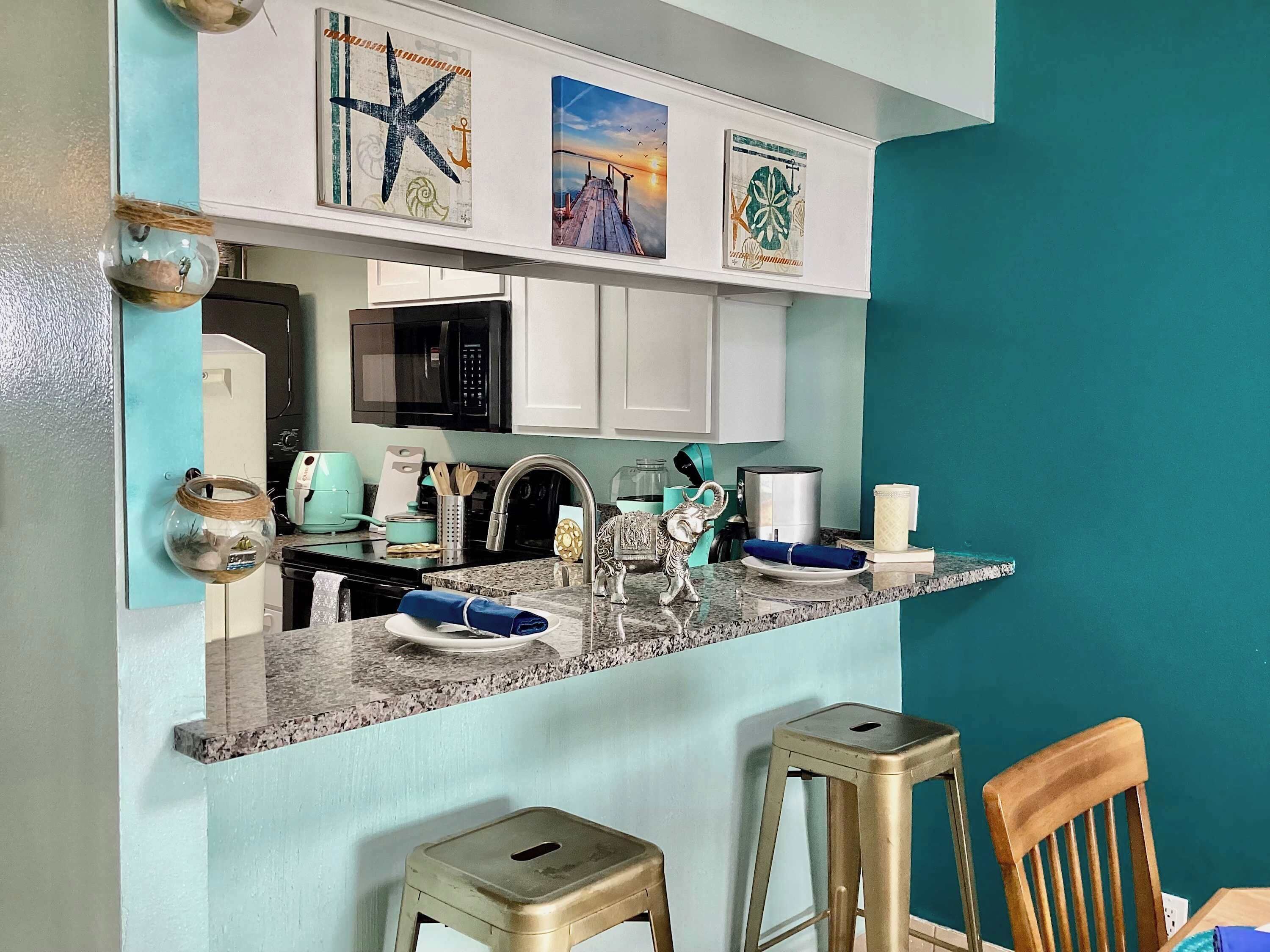 Condo, varias camas, balcón, vista al océano (Blue Bliss Beachfront) | Cocina privada