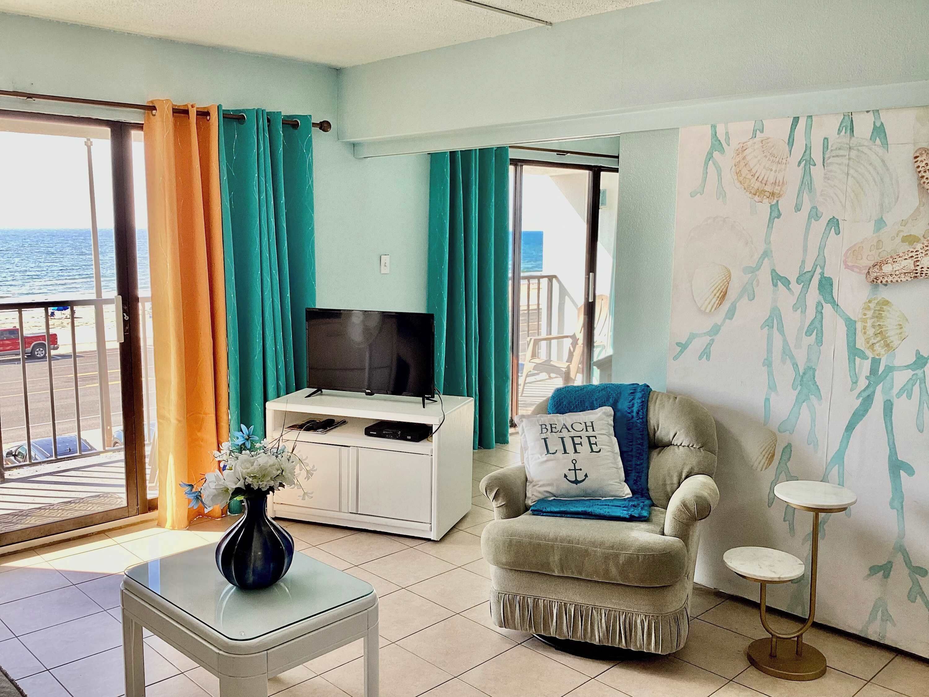 公寓客房, 多張床, 露台, 海景 (Blue Bliss Beachfront) | 客廳