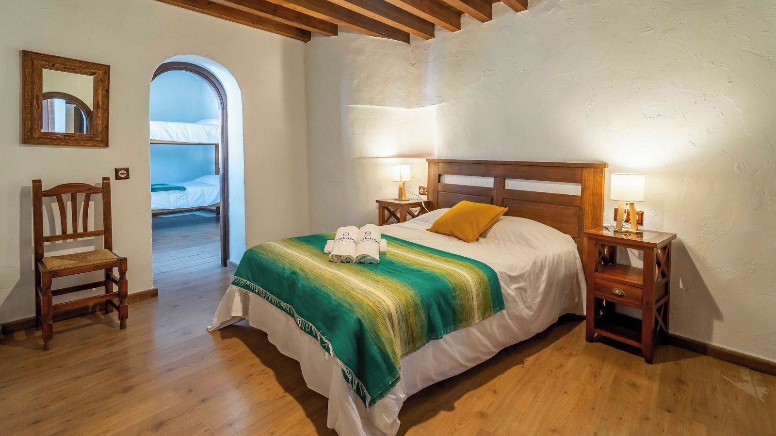 6 dormitoris i un bressol de viatge 