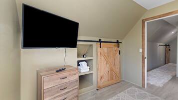 Economy Apartment, City View | Iron/ironing board, free WiFi