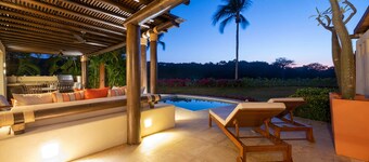 Gated Oceanview Villa: Private Beach 2 Min Walk, Family-Friendly, Pool & Jacuzzi