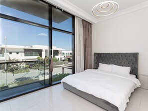 6 室のベッドルーム、アイロン / アイ�ロン台、WiFi、ベッドシーツ
