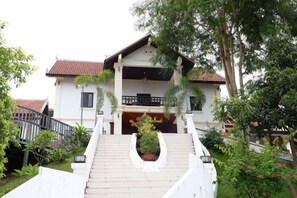 Ảnh chưa phân loại, 2 trong số 76 ảnh, nút
