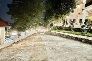 Garden - YiHao Resort Hotel (Luang Prabang)