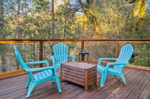 Yosemite Stars * Hot Tub*2 Decks*Creek view*Arcade