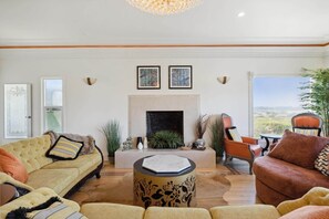 TV, fireplace, ping pong