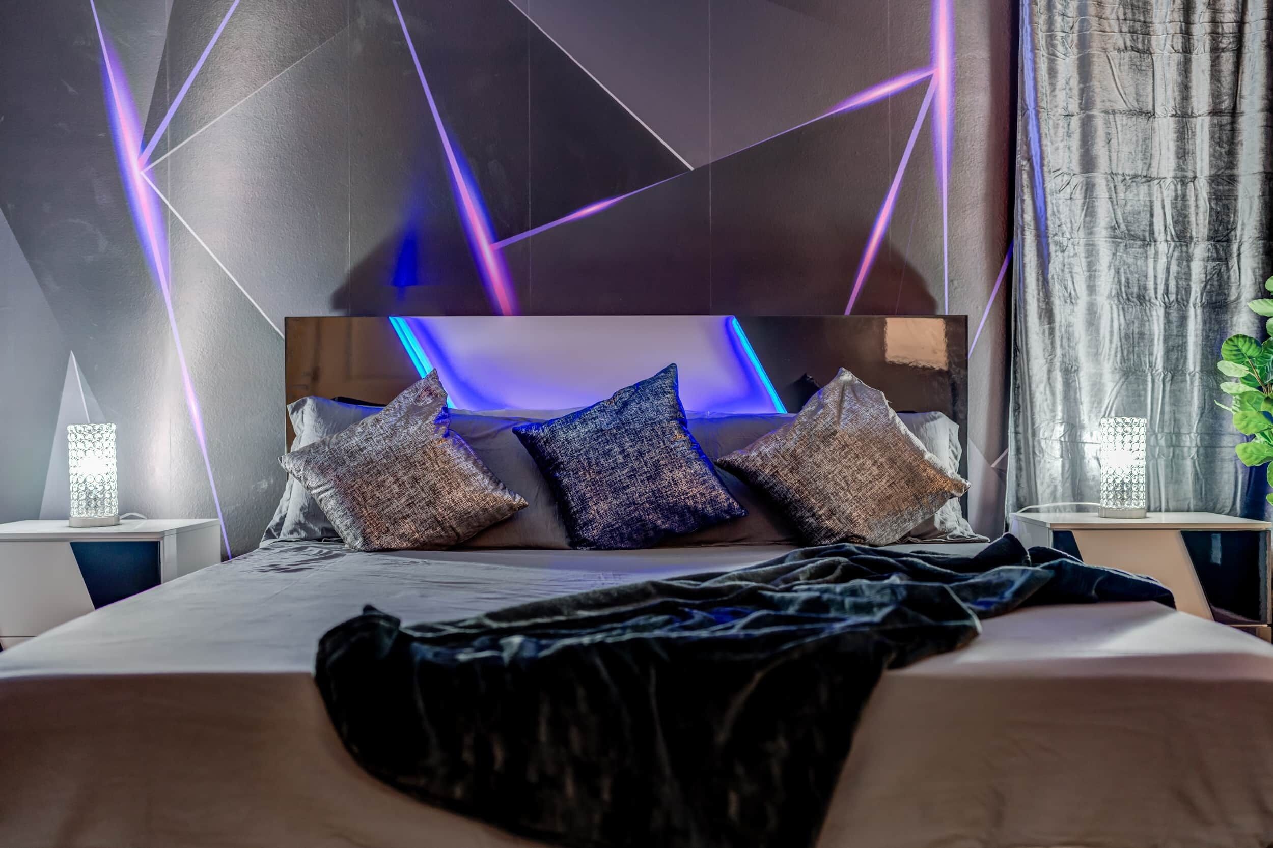 3 عدّة غرف نوم ومكواة/لوح كي وواي فاي وملاءات أسرّة