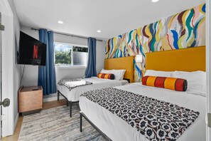 4 bedrooms, iron/ironing board, WiFi, bed sheets