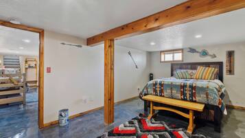 4 bedrooms, WiFi, bed sheets