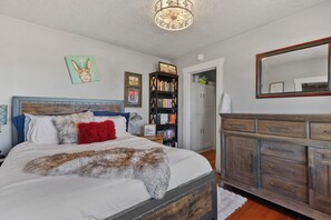 4 bedrooms, WiFi, bed sheets