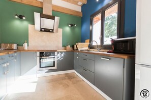 Fridge, microwave, dishwasher, high chair