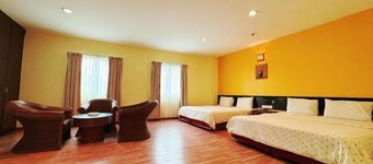 Grand Far East Hotel