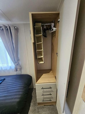 2 habitaciones, decoración personalizada y muebles diferentes