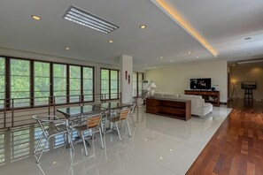 รูปภาพที่ไม่ได้จัดประเภท, 2 จาก 5, ปุ่ม