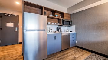 In-room safe, desk, laptop workspace, blackout curtains