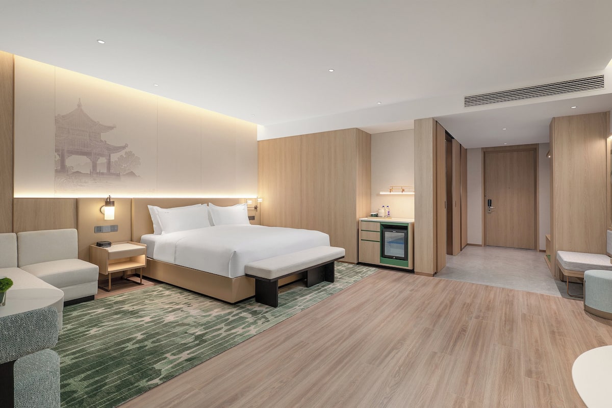 Premium Room, 1 King Bed