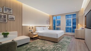 Premium Room, 1 King Bed, Accessible