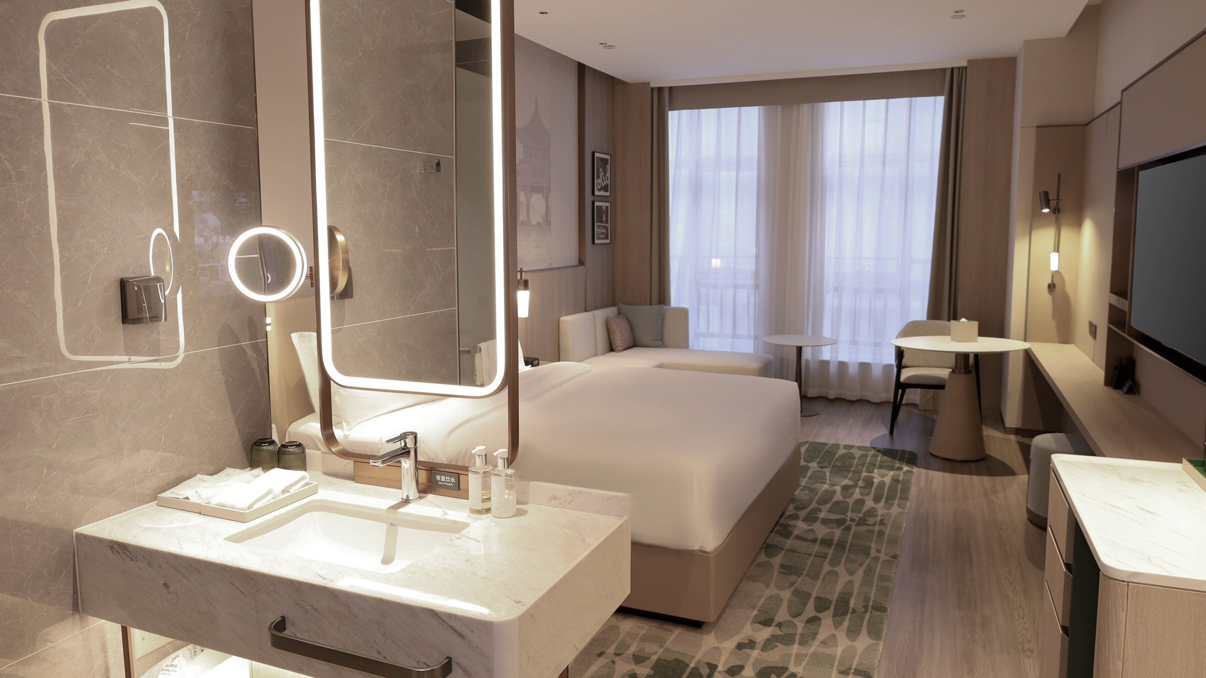 Premium Room, 1 King Bed | Egyptian cotton sheets, premium bedding, down comforters