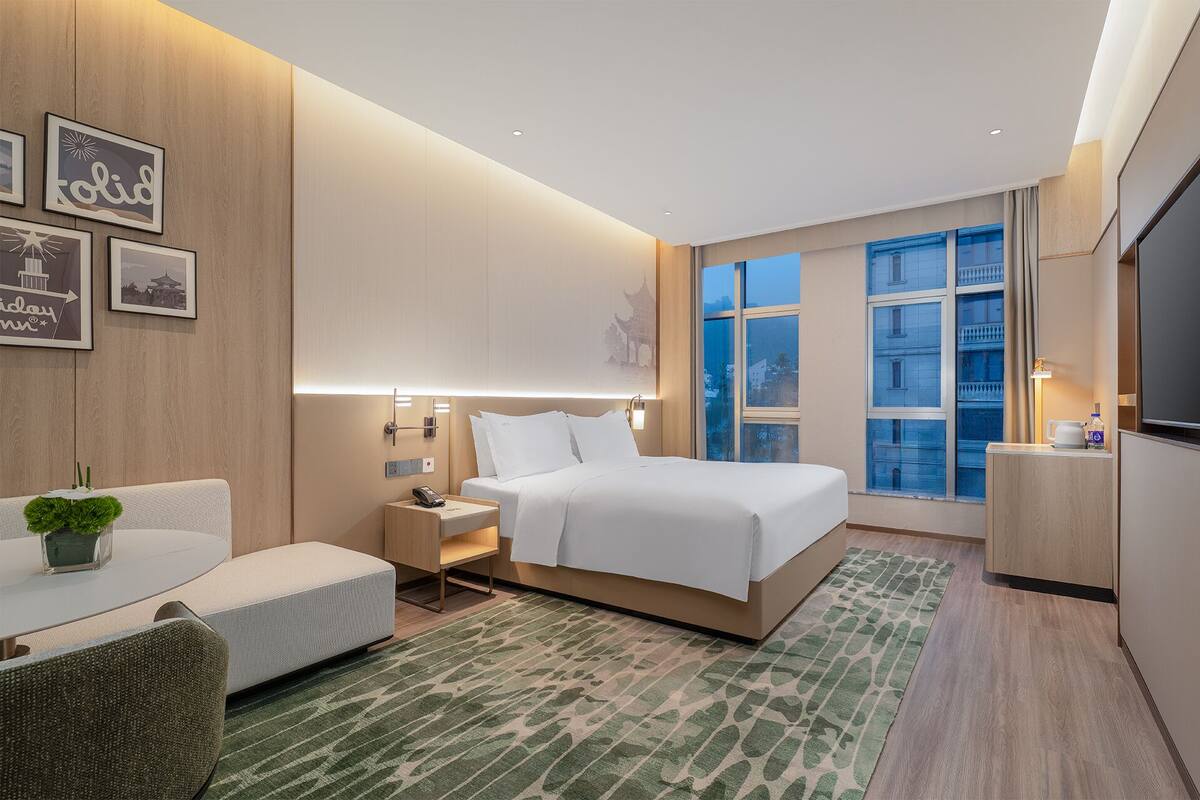 Kamar Premium, 1 Tempat Tidur King, akses difabel | Seprai katun Mesir, seprai premium, selimut bulu angsa, dan busa memori