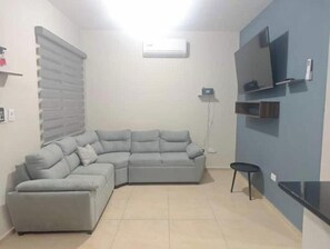 Living area - Private and modern pool sleeps 6 with parking (Mérida)