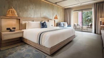 Premium bedding, in-room safe, desk, laptop workspace