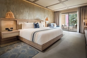 Ropa de cama de alta calidad y caja de seguridad en la habitación