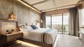 Premium Room, 1 King Bed, Ocean View, Corner | Premium bedding, in-room safe, desk, laptop workspace