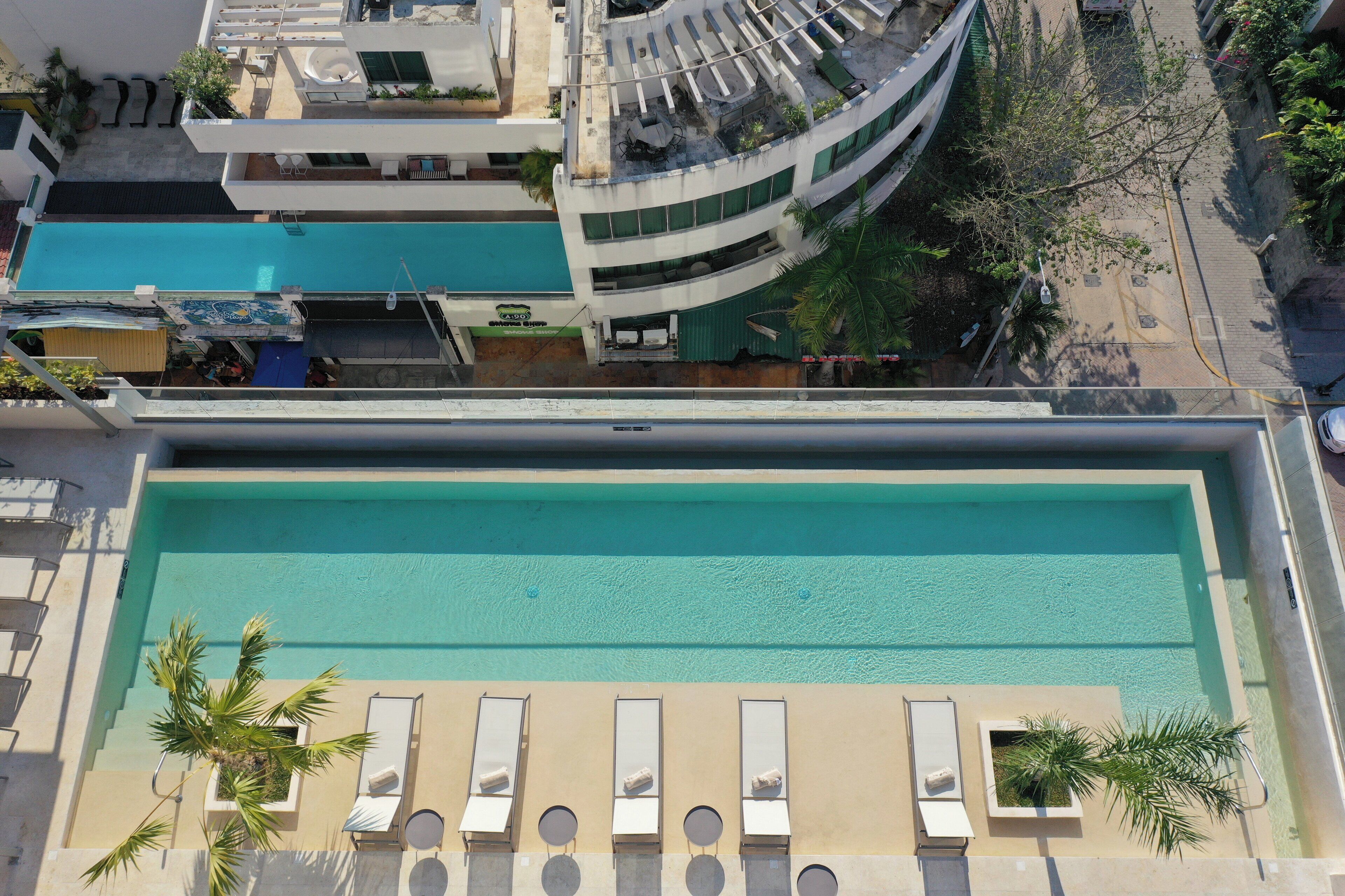 Outdoor pool, free cabanas, pool umbrellas