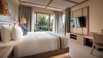 Premium bedding, in-room safe, desk, laptop workspace