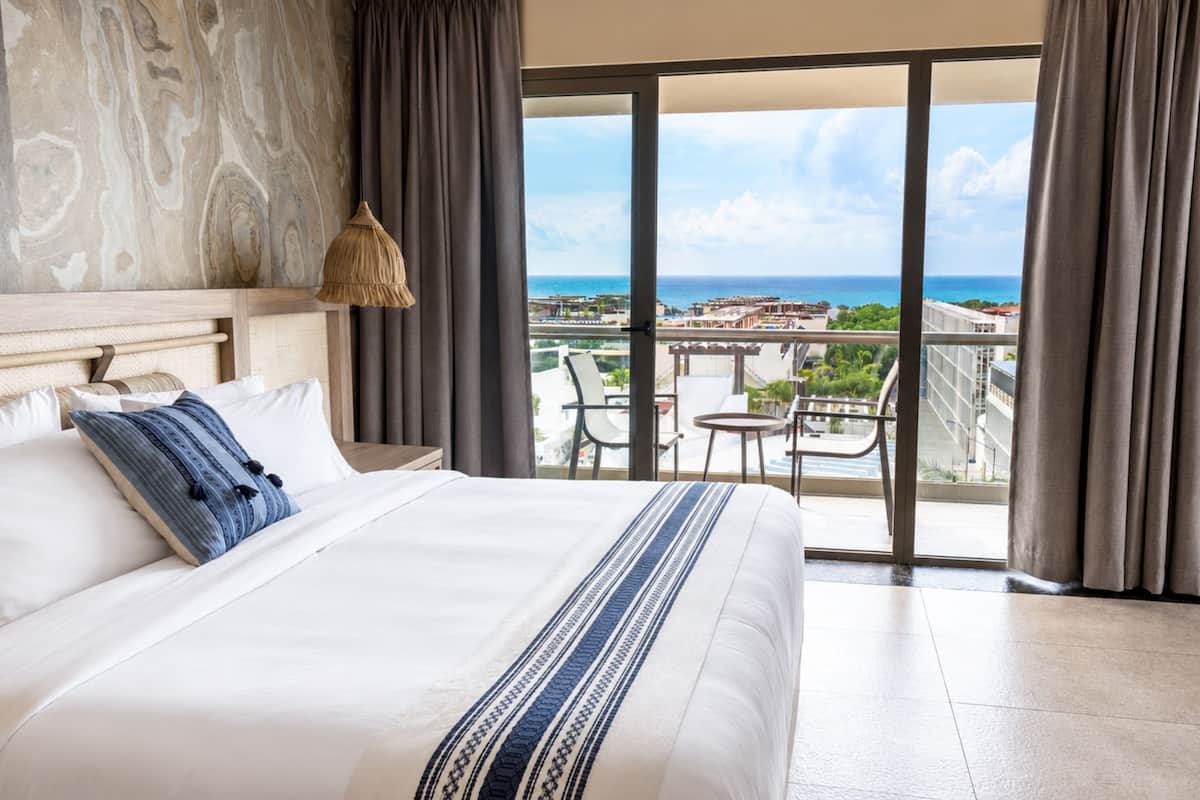 Premium Room, 1 King Bed, Ocean View, Corner