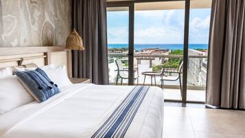 Premium bedding, in-room safe, desk, laptop workspace