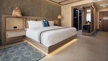 Premium bedding, in-room safe, desk, laptop workspace