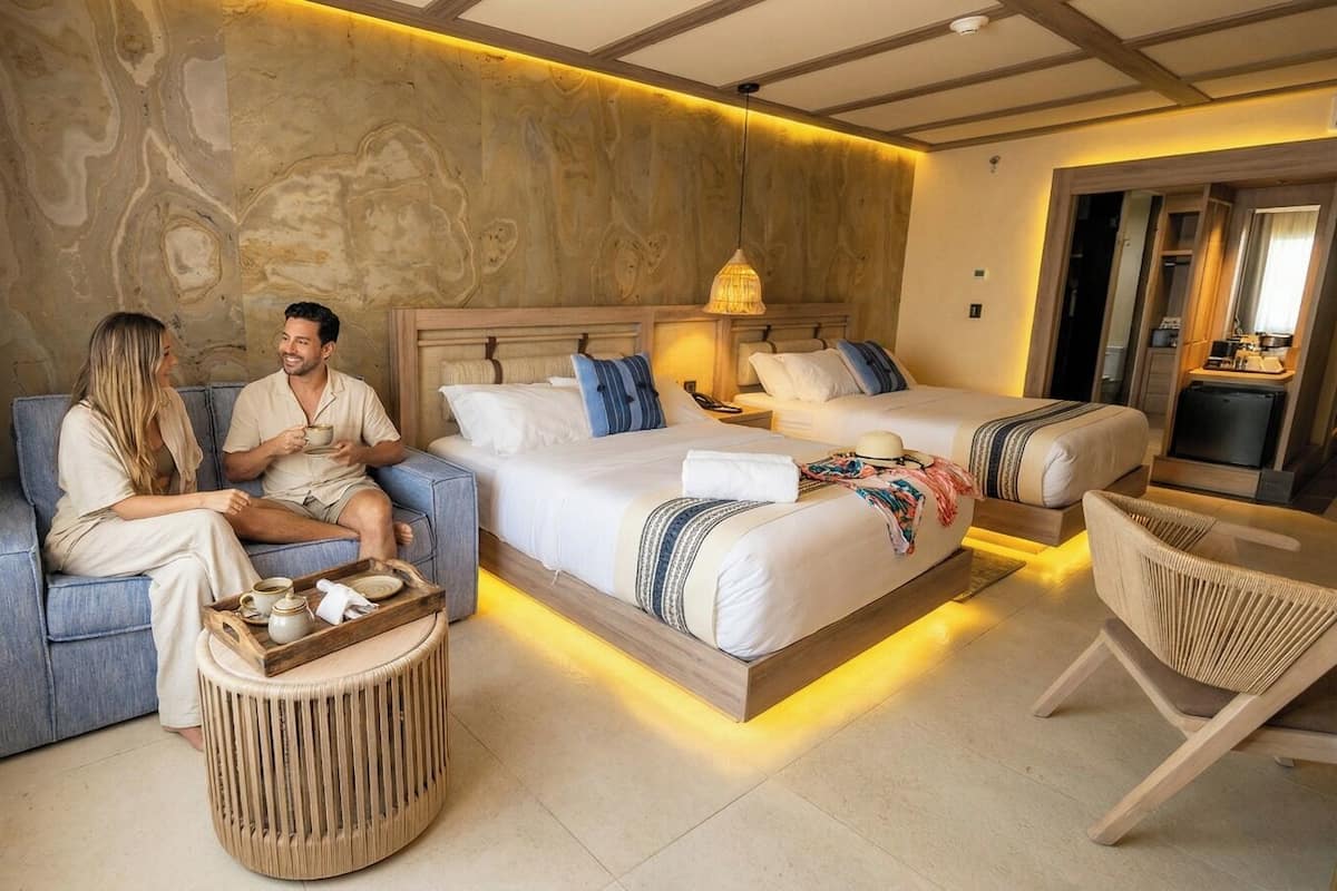Premium-Zimmer, 2 Queen-Betten | Hochwertige Bettwaren, Zimmersafe, Schreibtisch