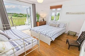Room - Bagend Sleeps 14 Hot Tub Balcony & Ping Pong (North Devon District)