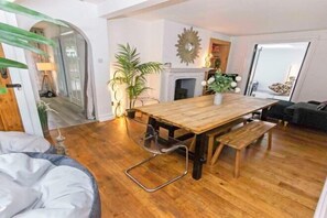 Room - Bagend Sleeps 14 Hot Tub Balcony & Ping Pong (North Devon District)