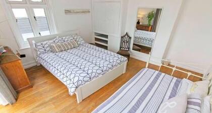 Bagend Sleeps 14 Hot Tub Balcony & Ping Pong