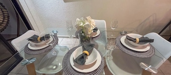 Oasis in San Salvador - Pool & Full A/C